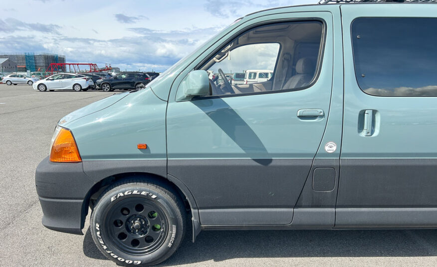 2000 Toyota Grand Hiace