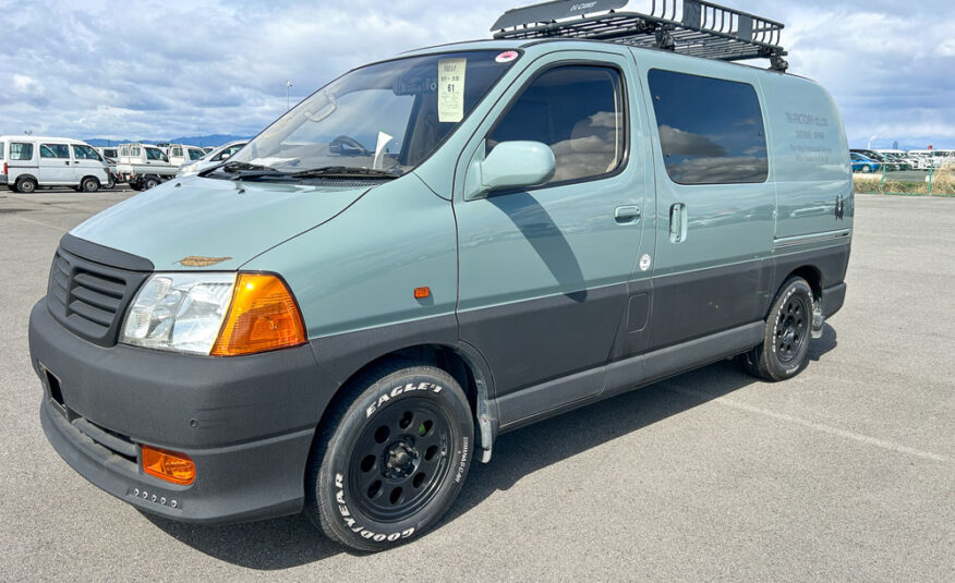 2000 Toyota Grand Hiace