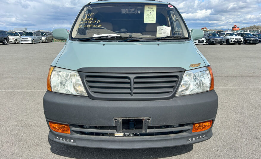 2000 Toyota Grand Hiace