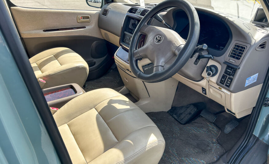 2000 Toyota Grand Hiace
