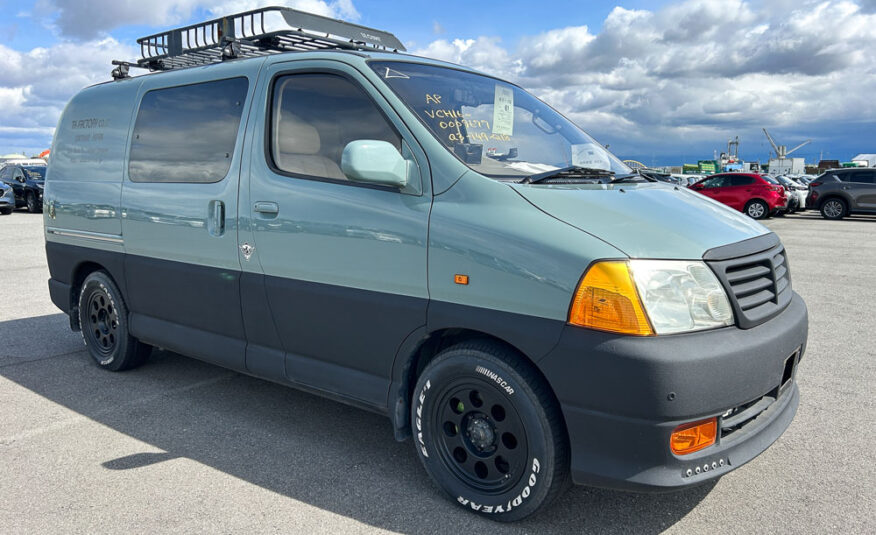 2000 Toyota Grand Hiace