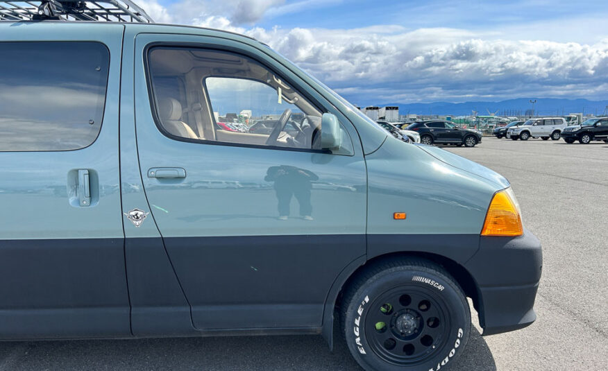 2000 Toyota Grand Hiace