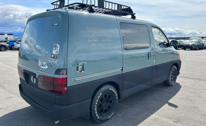 2000 Toyota Grand Hiace