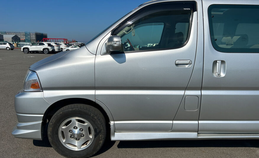 2000 Toyota Grand Hiace
