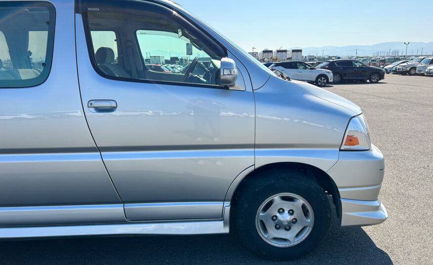 2000 Toyota Grand Hiace