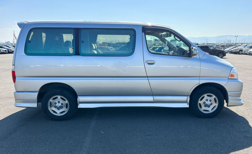 2000 Toyota Grand Hiace