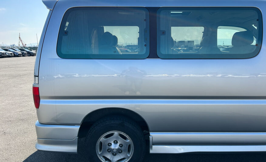 2000 Toyota Grand Hiace