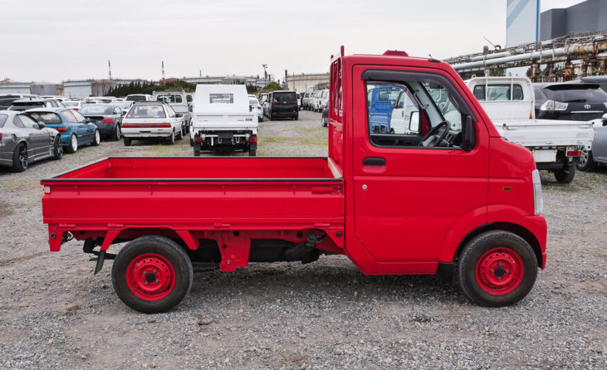 2002 Suzuki Carry rouge vue de côté