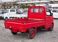 2002 Suzuki Carry rouge vue de côté