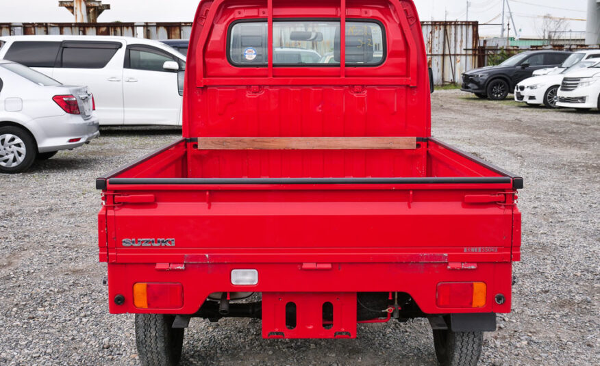 2002 Suzuki Carry rouge vue d'arrière
