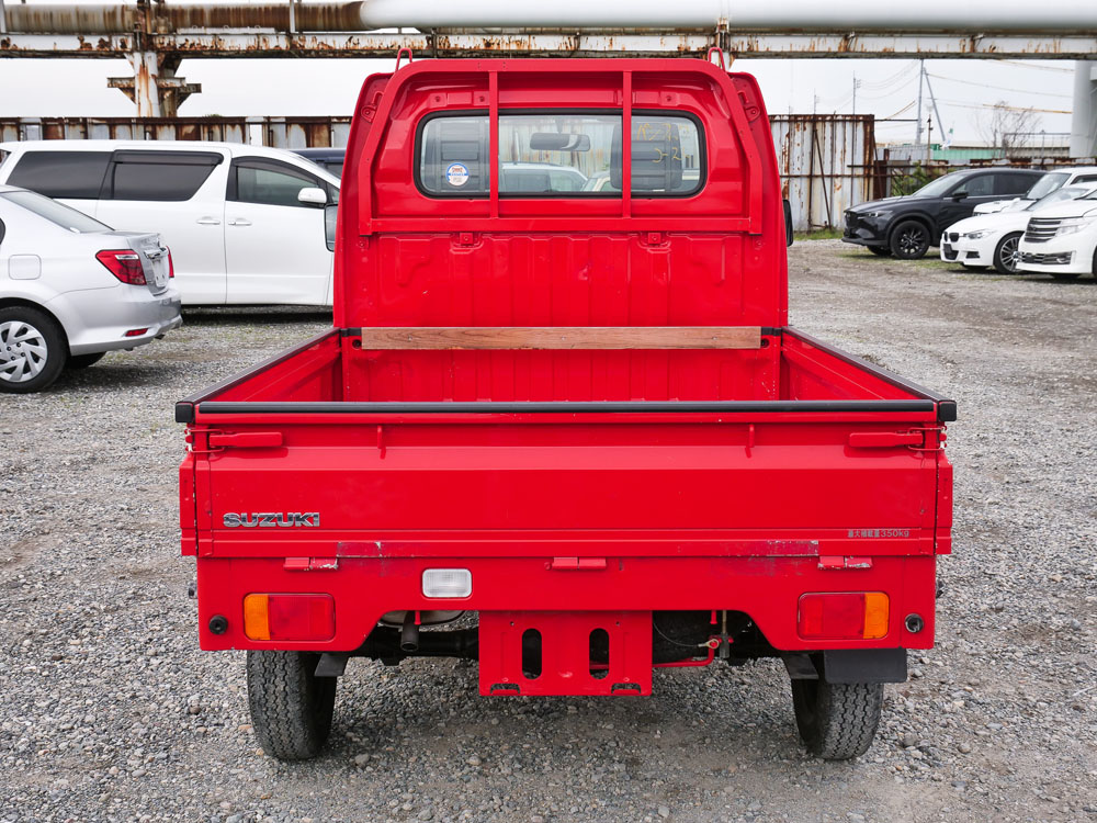 2002 Suzuki Carry rouge vue d'arrière