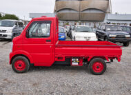 2002 Suzuki Carry rouge vue de côté