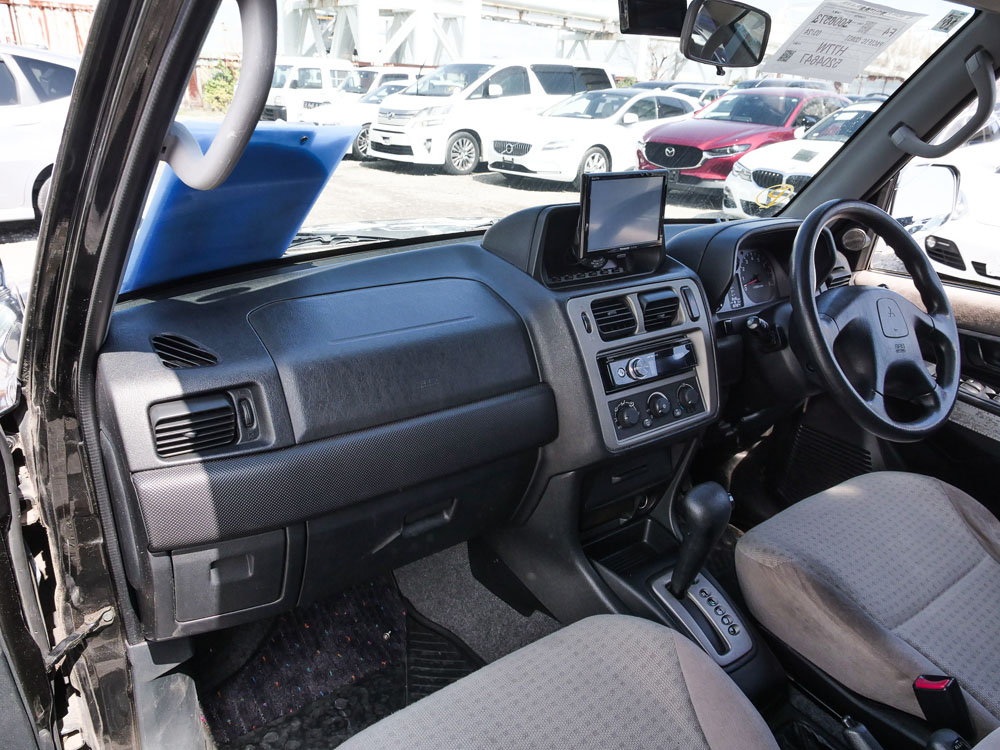 2001 Mitsubishi Pajero IO