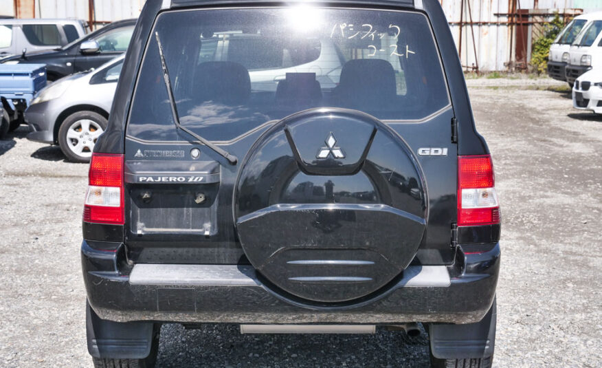 2001 Mitsubishi Pajero IO Rear Side View