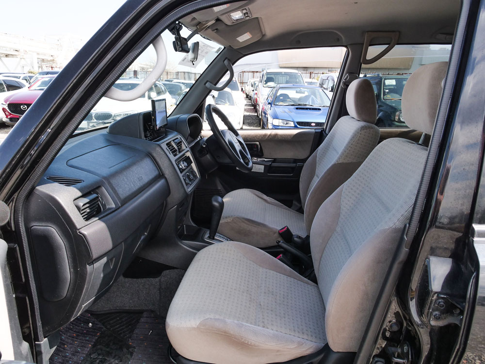 2001 Mitsubishi Pajero IO