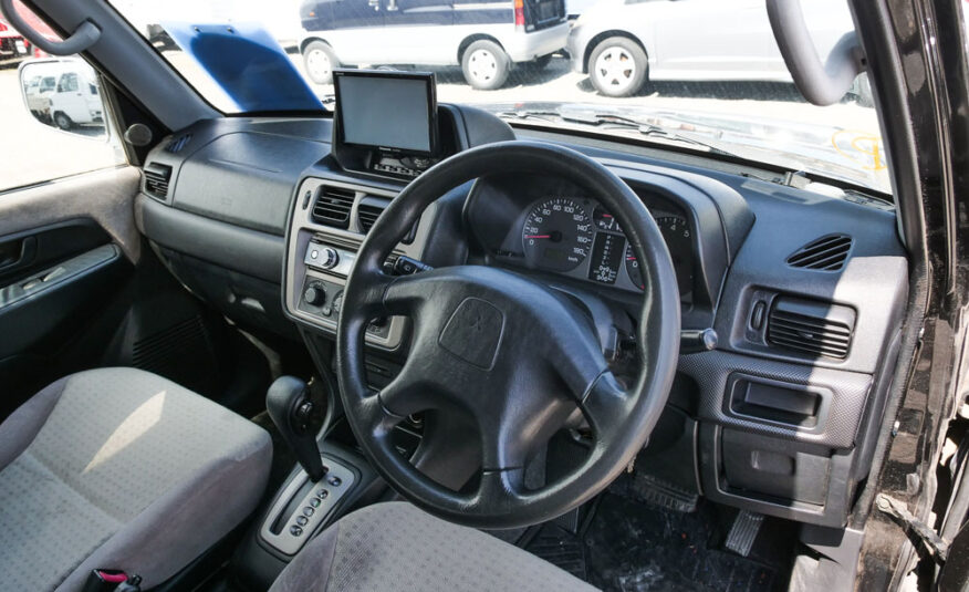 2001 Mitsubishi Pajero IO