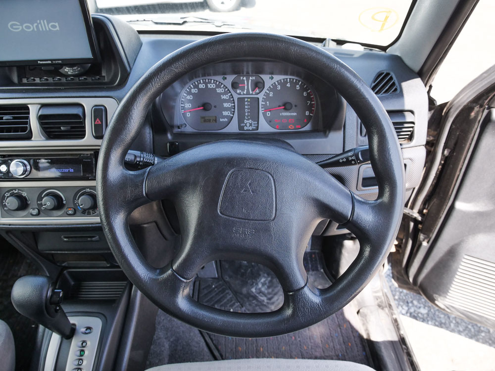 2001 Mitsubishi Pajero IO