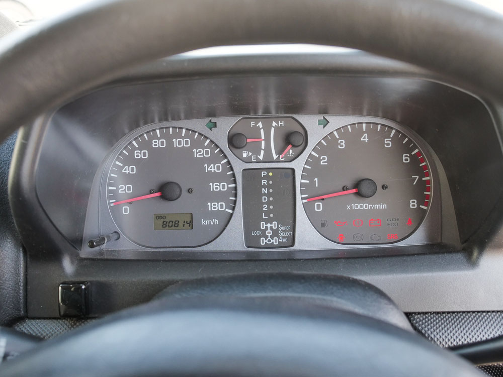 2001 Mitsubishi Pajero IO