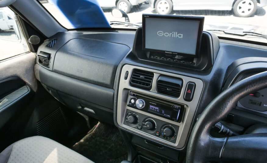 2001 Mitsubishi Pajero IO