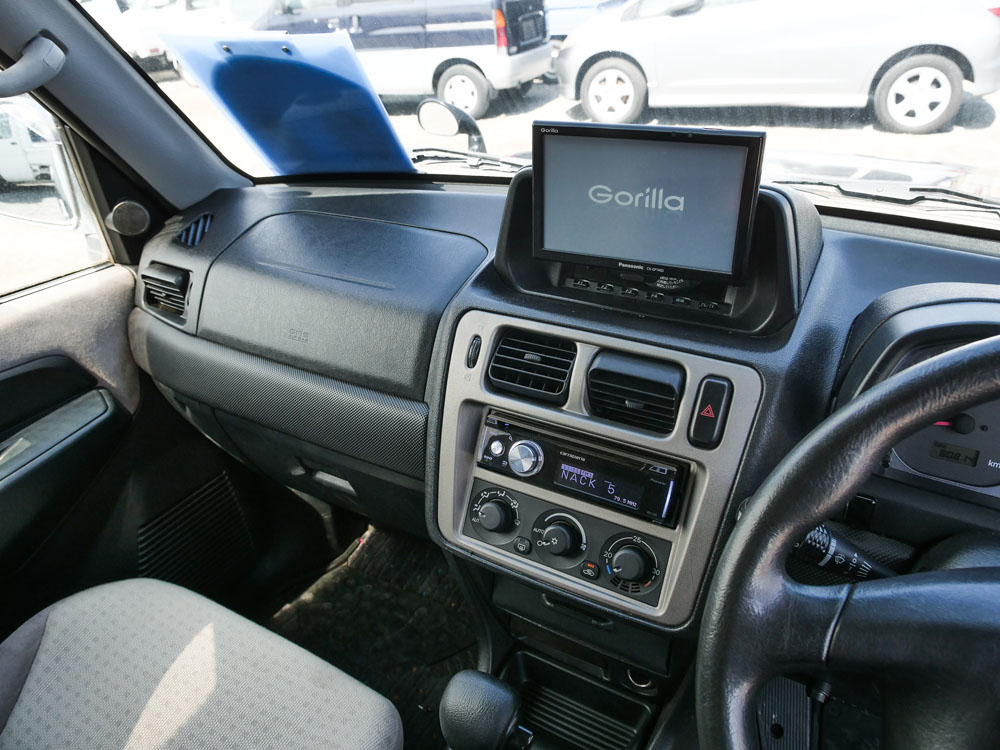 2001 Mitsubishi Pajero IO