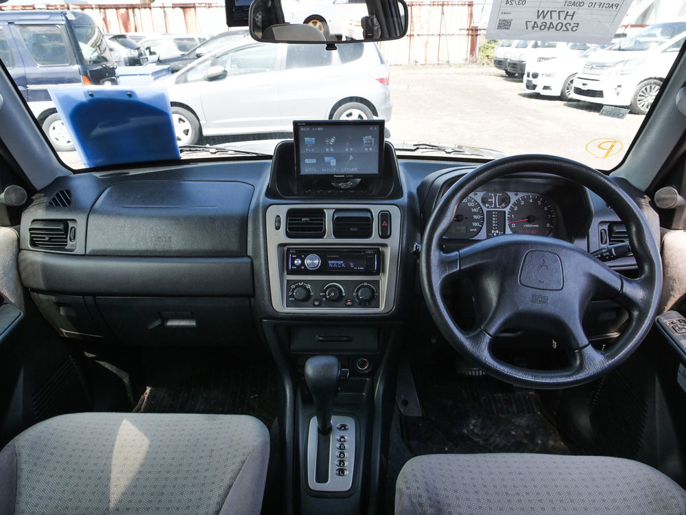 2001 Mitsubishi Pajero IO