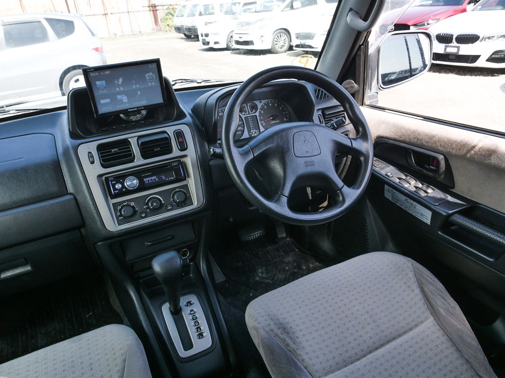 2001 Mitsubishi Pajero IO