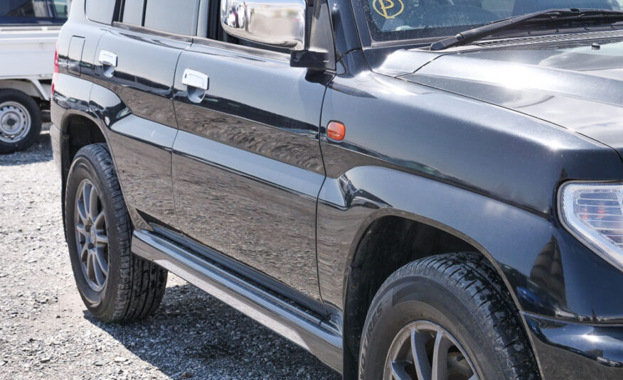 2001 Mitsubishi Pajero IO Right Side View