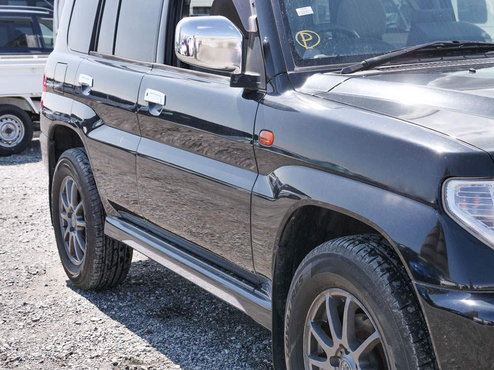 2001 Mitsubishi Pajero IO Right Side View