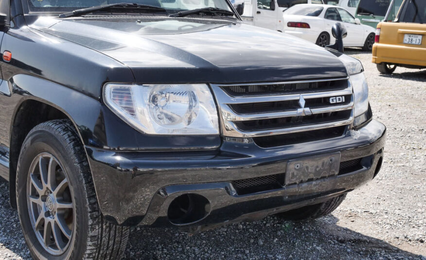 2001 Mitsubishi Pajero IO