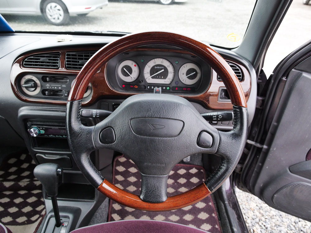 1999 Daihatsu Mira Gino