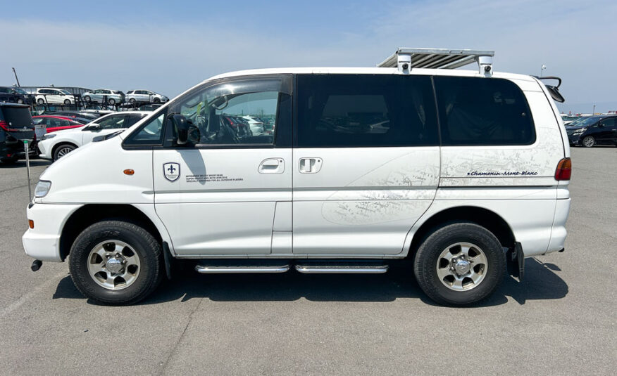 2000 Mitsubishi Delica Chamonix Left Side View