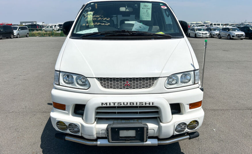 2000 Mitsubishi Delica Chamonix Front Side View