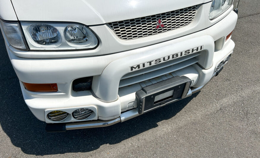 2000 Mitsubishi Delica Chamonix Front Side View