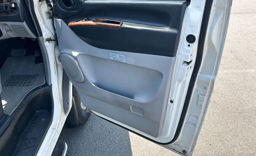 2000 Mitsubishi Delica