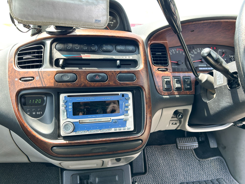 2000 Mitsubishi Delica