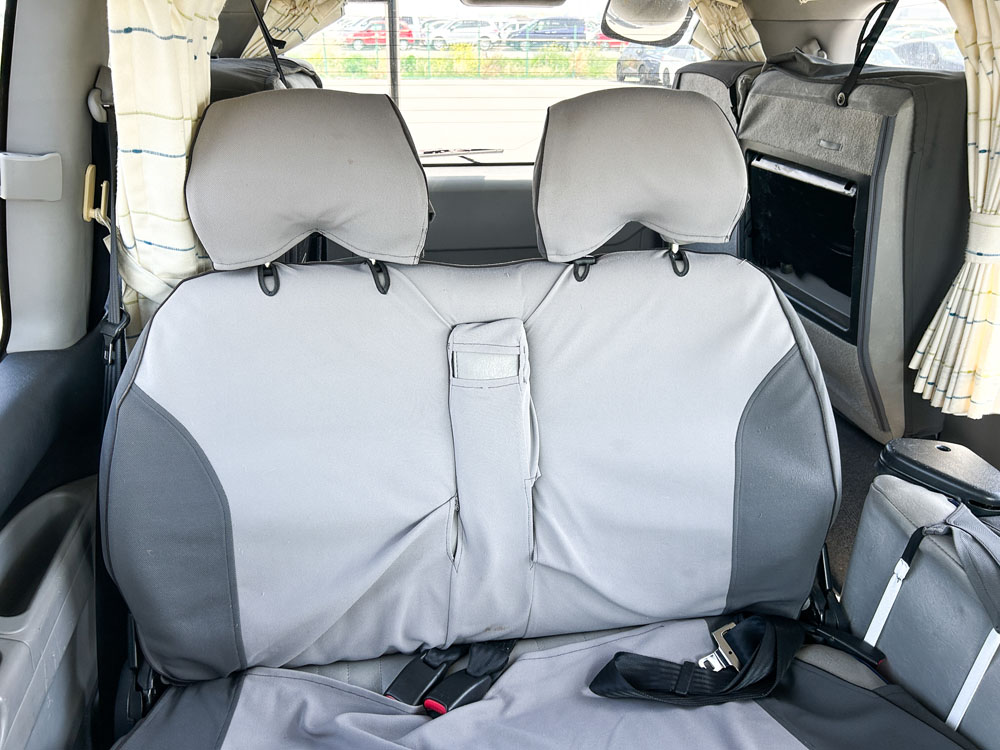 2000 Mitsubishi Delica