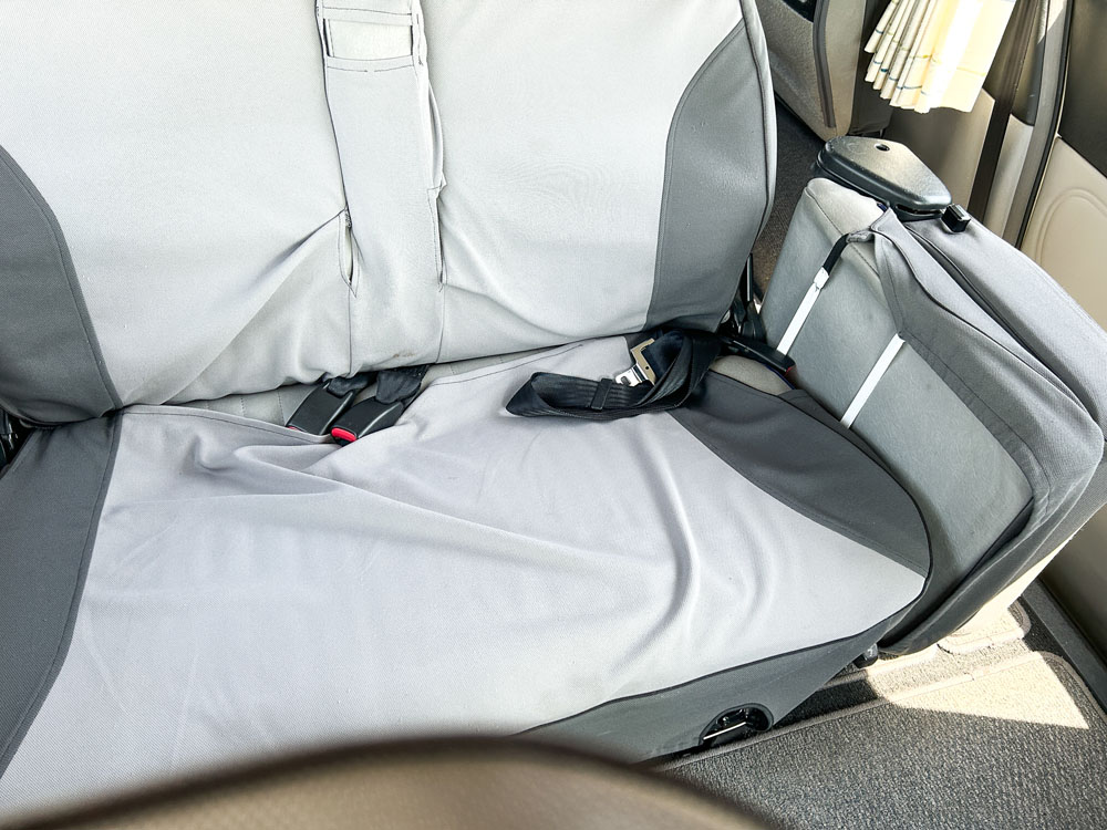 2000 Mitsubishi Delica
