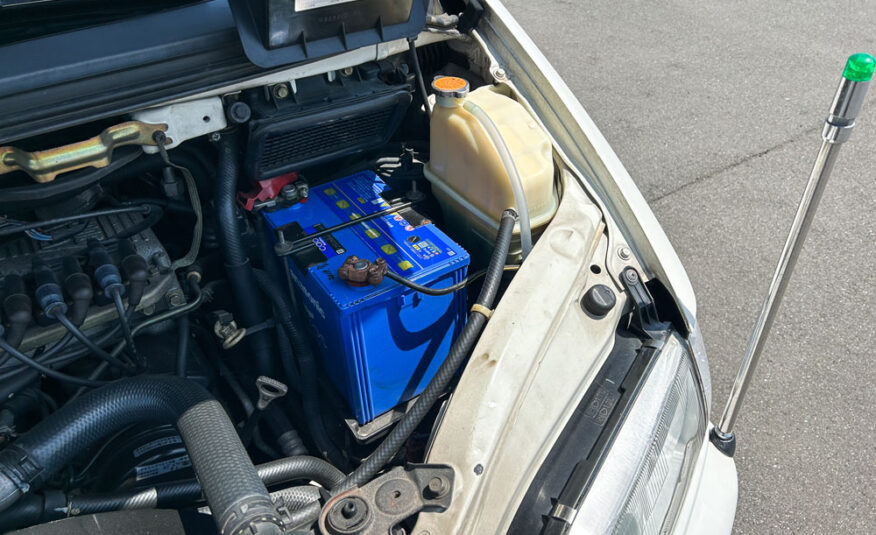 2000 Mitsubishi Delica Chamonix Engine View