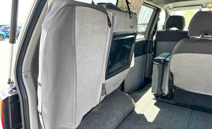 2000 Mitsubishi Delica