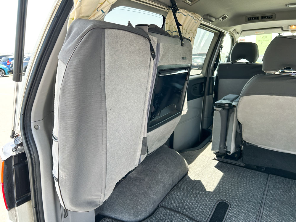 2000 Mitsubishi Delica