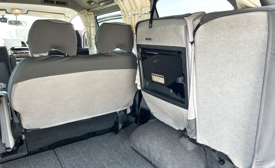 2000 Mitsubishi Delica