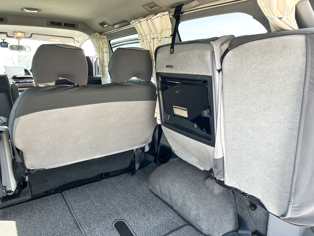 2000 Mitsubishi Delica