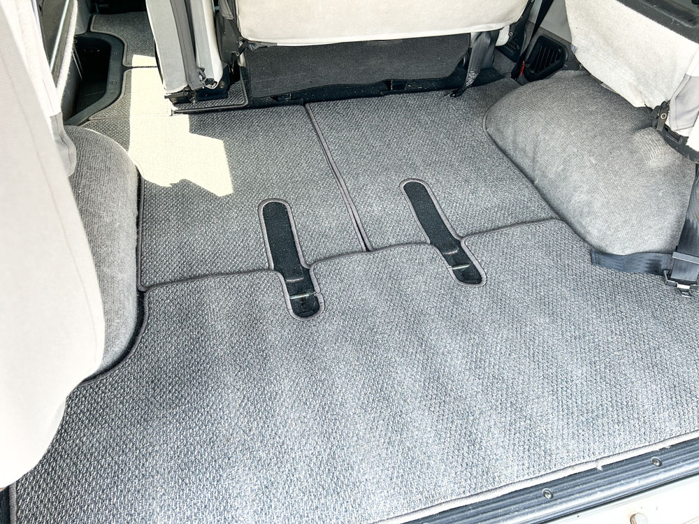 2000 Mitsubishi Delica