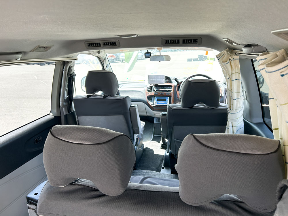 2000 Mitsubishi Delica
