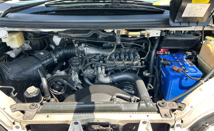 2000 Mitsubishi Delica Chamonix Engine View
