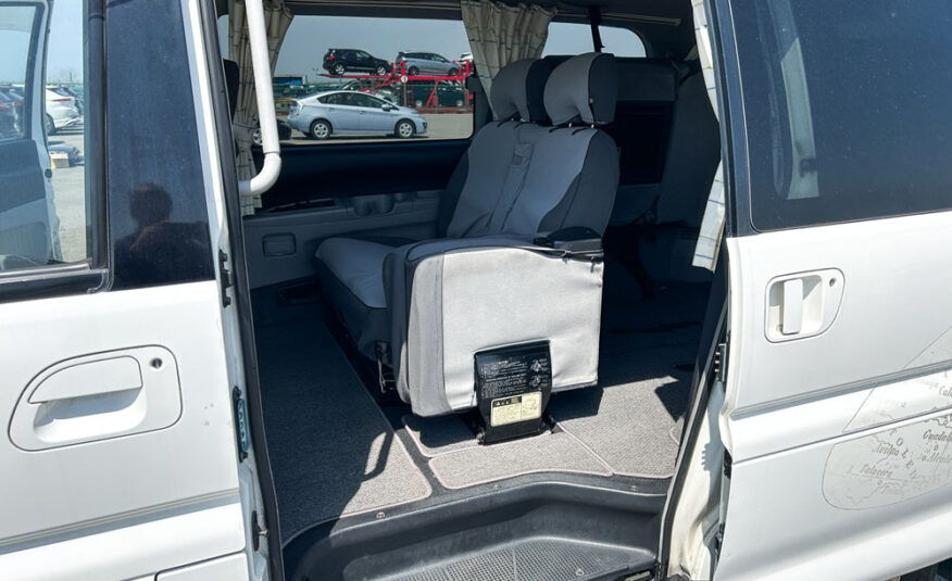 2000 Mitsubishi Delica