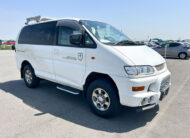 2000 Mitsubishi Delica Chamonix Right Side View
