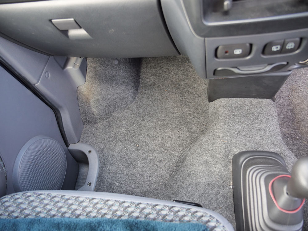 2000 Daihatsu Atrai