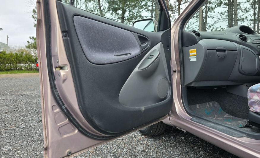 2000 Toyota Vitz