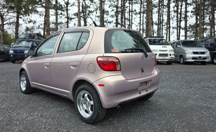 2000 Toyota Vitz Pink - Toyota Echo Pink Vue Côté Gauche